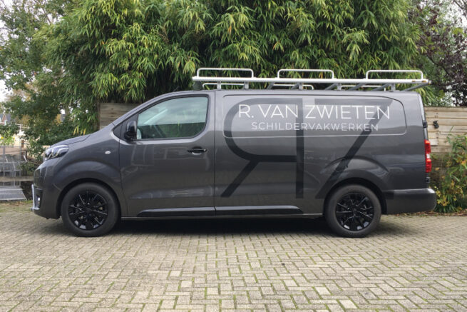 Belettering R. van Zwieten